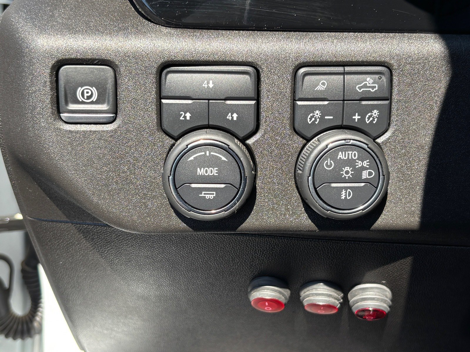 Used 2025 Chevrolet Silverado 2500 LT w/ All Star Edition AWD/4WD image 25