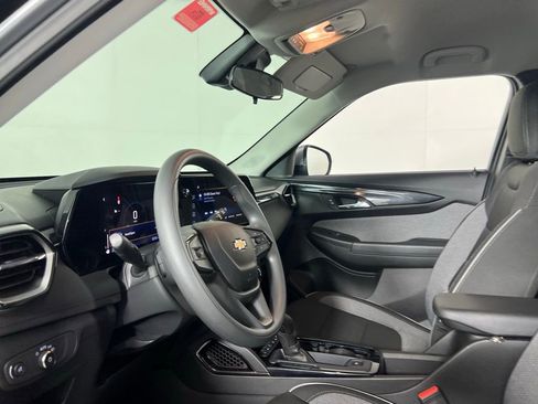 Used 2025 Chevrolet TrailBlazer LT image 21