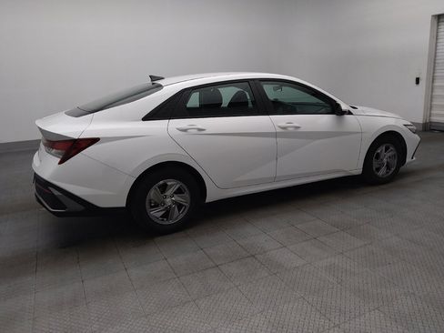 Used 2025 Hyundai Elantra SE FWD image 10