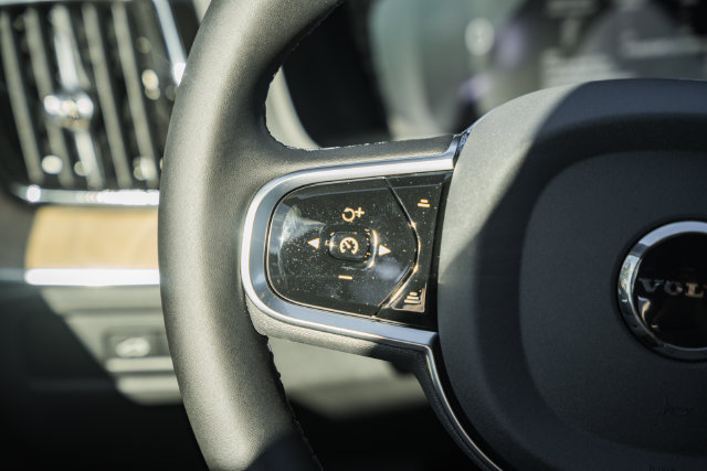 New 2027 Volvo XC60 T8 Plus AWD/4WD image 29