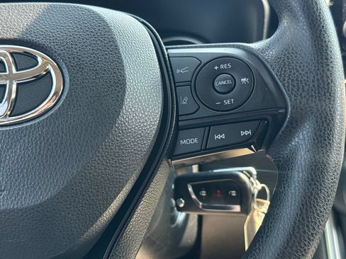Used 2023 Toyota RAV4 LE AWD/4WD image 17