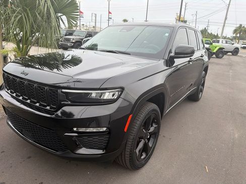 Used 2024 Jeep Grand Cherokee Limited w/ Black Appearance Package AWD/4WD image 3