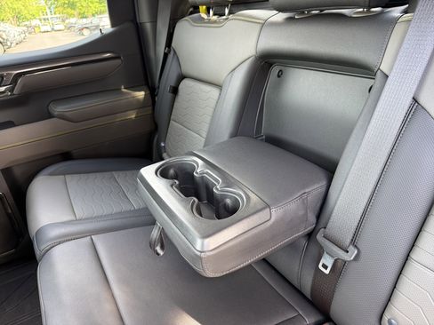 Used 2023 Chevrolet Silverado 1500 ZR2 w/ Technology Package AWD/4WD image 33