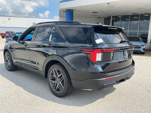 New 2026 Ford Explorer ST-Line w/ ST-Line Street Pack RWD image 3