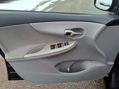 Used 2012 Toyota Corolla LE FWD image 13