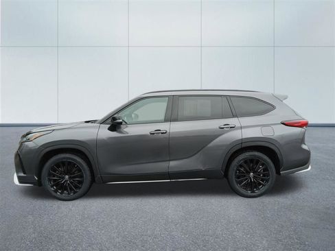Used 2023 Toyota Highlander XSE image 2