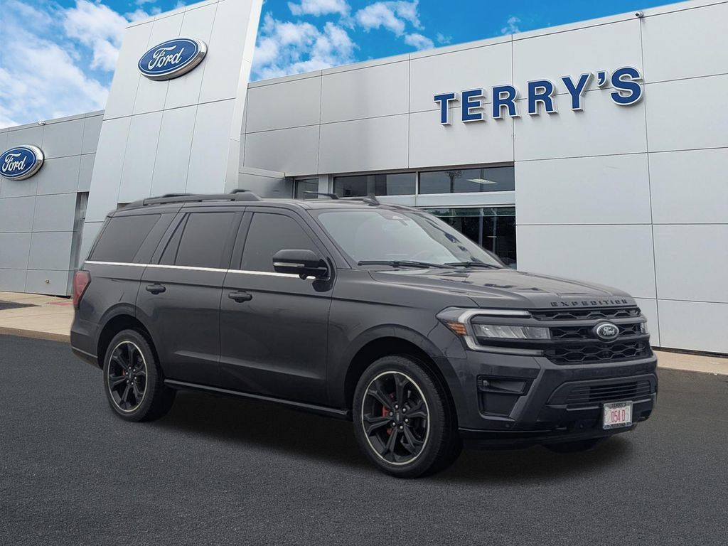 Used 2023 Ford Expedition Limited AWD/4WD image 1