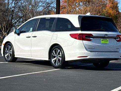 Used 2021 Honda Odyssey Touring image 3