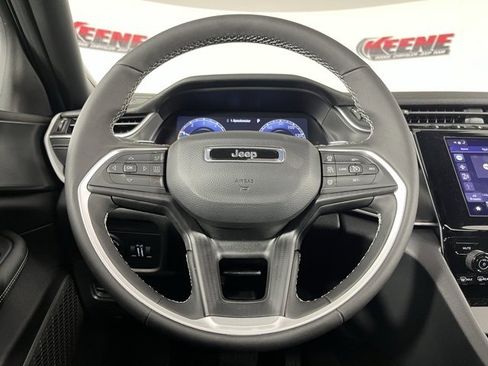 New 2025 Jeep Grand Cherokee L Altitude image 14