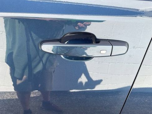 Used 2023 Chevrolet Traverse LS w/ Safety Package image 18