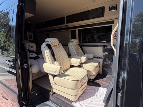 Used 2019 Mercedes-Benz Sprinter 170 Cargo image 4