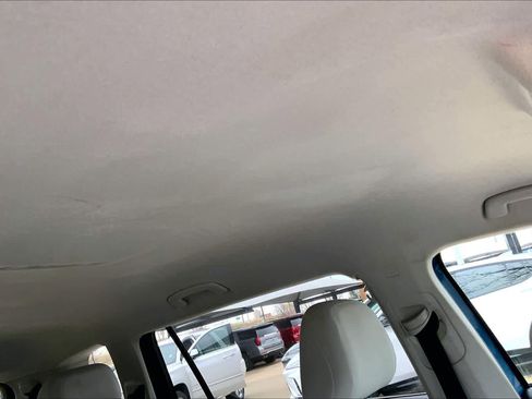 Used 2020 Volkswagen Tiguan S image 14