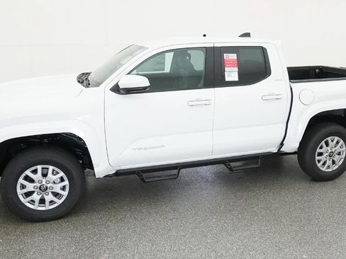 New 2026 Toyota Tacoma SR5 AWD/4WD image 2