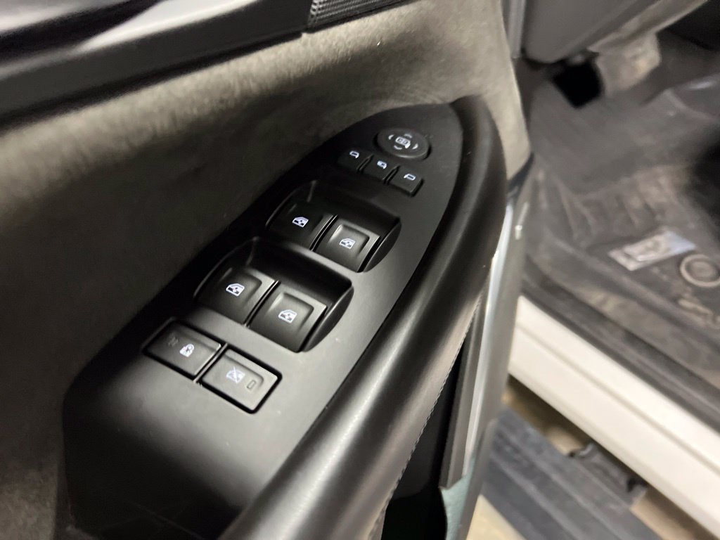 Used 2019 Cadillac Escalade Platinum AWD/4WD image 25