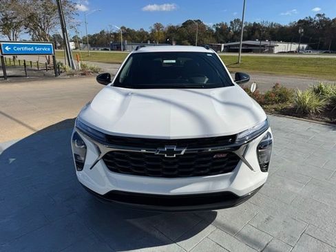 New 2026 Chevrolet Trax RS w/ Driver Confidence Package image 2