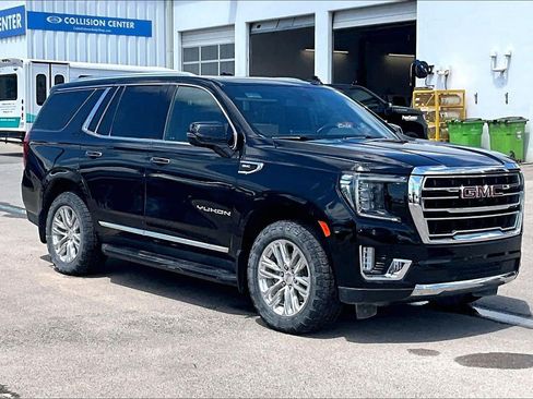 Used 2022 GMC Yukon SLT w/ SLT Premium Package AWD/4WD image 1