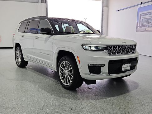 Used 2025 Jeep Grand Cherokee L Summit AWD/4WD image 4
