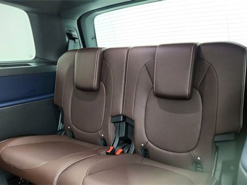 Used 2025 Volkswagen ID. Buzz Pro S image 28