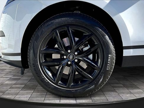 Used 2024 Land Rover Range Rover Velar S image 31