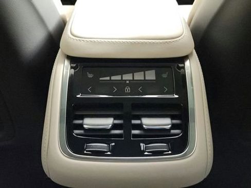 Certified 2026 Volvo XC90 B6 Plus w/ Protection Package Premier AWD/4WD image 33