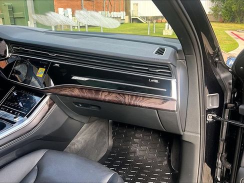 Used 2021 Audi Q7 3.0T Prestige AWD/4WD image 21
