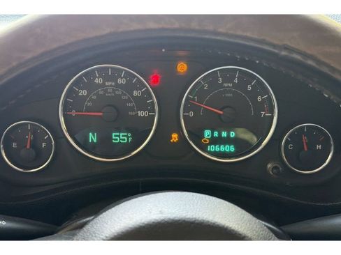 Used 2014 Jeep Wrangler Unlimited Rubicon w/ Connectivity Group AWD/4WD image 25