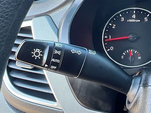 Used 2023 Kia Seltos LX image 30