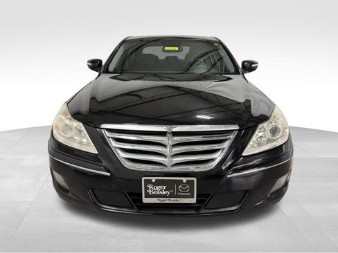 Used 2011 Hyundai Genesis 3.8 w/ Technology Pkg 4 image 2