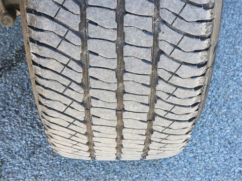 Used 2024 Chevrolet Silverado 3500 LT w/ Convenience Package image 11