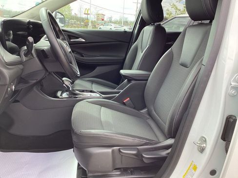 Used 2025 Buick Encore GX Preferred AWD/4WD image 15