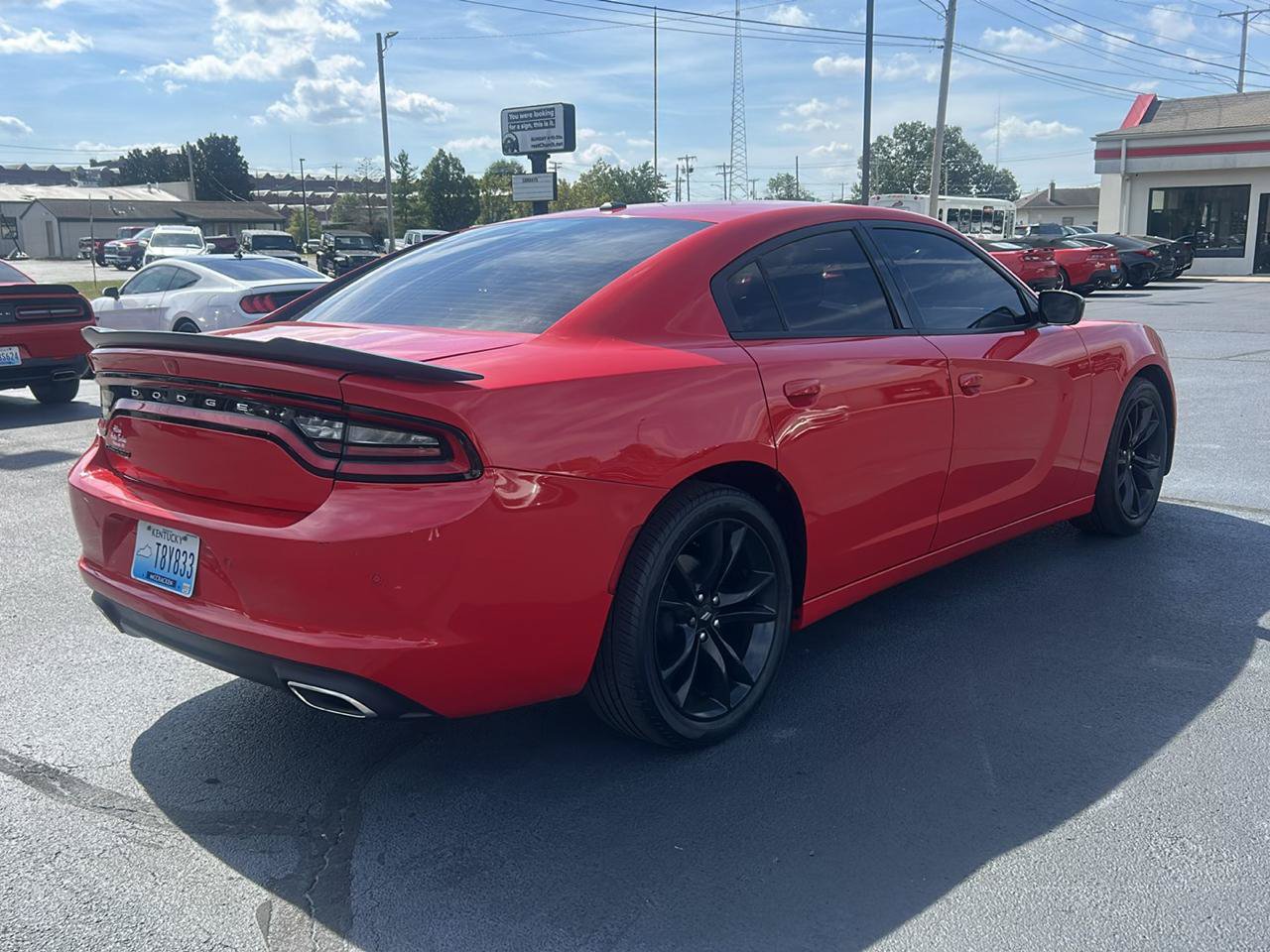 Used 2018 Dodge Charger SXT w/ Blacktop Package RWD image 5