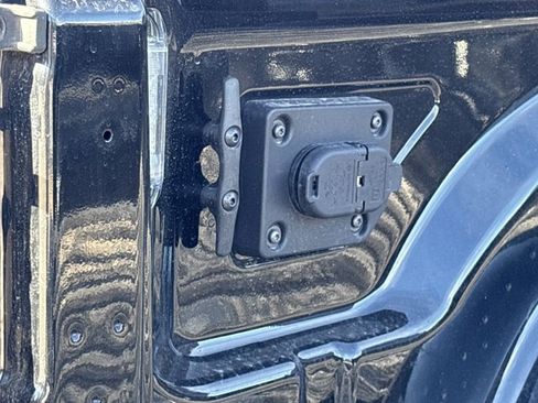 Used 2020 RAM 2500 Laramie w/ Night Edition image 8