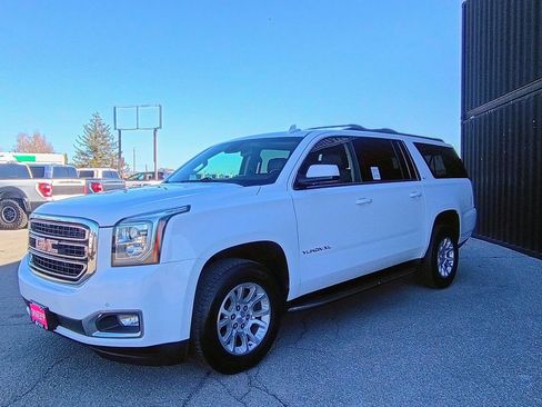 Used 2019 GMC Yukon XL SLT w/ Open Road Package AWD/4WD image 10