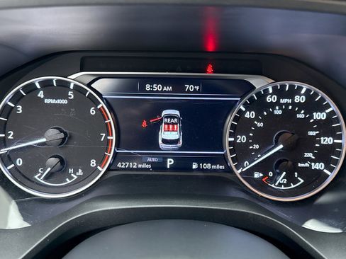 Used 2023 Nissan Rogue S image 9