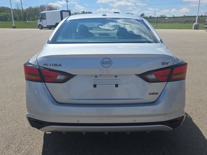 Used 2024 Nissan Altima 2.5 SV