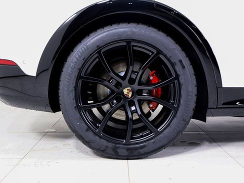 New 2026 Porsche Cayenne GTS AWD/4WD image 27