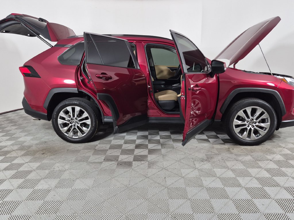 Used 2023 Toyota RAV4 XLE Premium AWD/4WD image 9