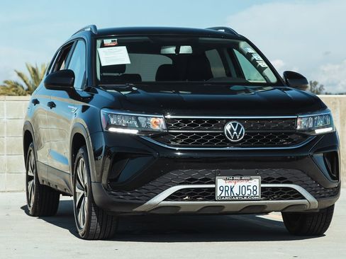 Used 2022 Volkswagen Taos SE image 6
