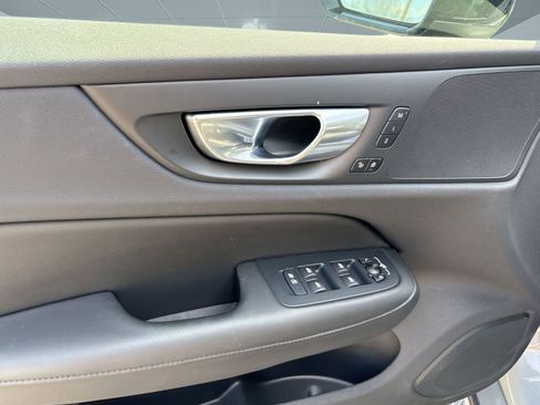 Certified 2025 Volvo S60 B5 Plus image 7