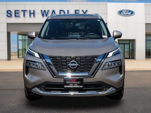 Used 2023 Nissan Rogue Platinum w/ Platinum Premium Package FWD image 2