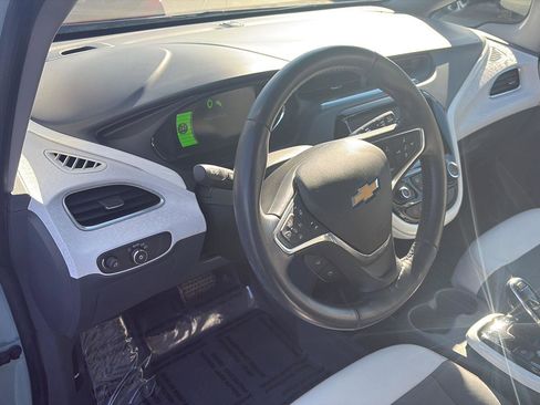 Used 2019 Chevrolet Bolt Premier w/ Infotainment Package image 17
