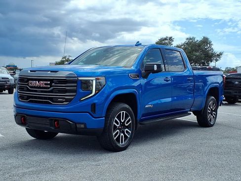 Used 2022 GMC Sierra 1500 AT4 w/ AT4 Premium Package AWD/4WD image 3