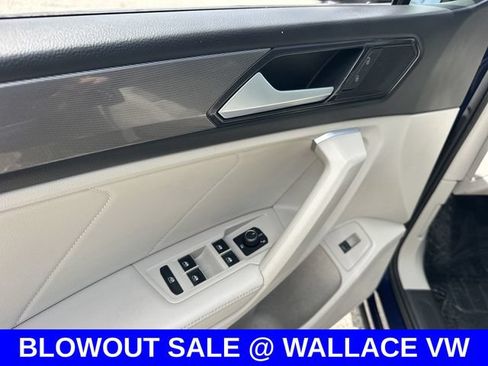Certified 2024 Volkswagen Tiguan SE w/ Panoramic Sunroof Package FWD image 14