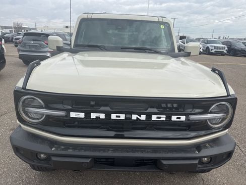 New 2026 Ford Bronco Outer Banks image 23