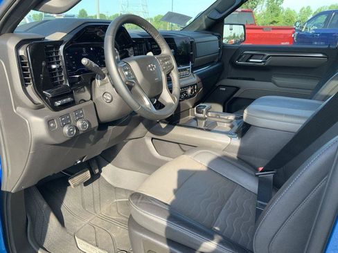 Used 2023 Chevrolet Silverado 1500 ZR2 w/ Technology Package image 30