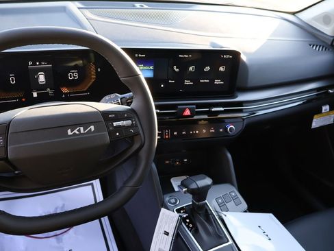 New 2026 Kia Sportage EX image 22