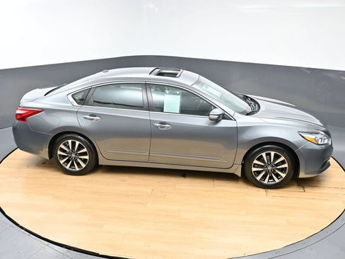 Used 2016 Nissan Altima 2.5 SV w/ Convenience Package FWD image 48