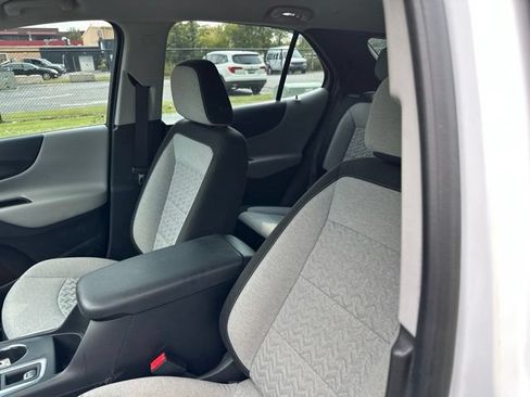 Used 2023 Chevrolet Equinox LS FWD image 8