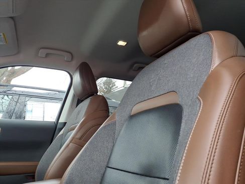 Used 2021 Ford Bronco Sport Outer Banks w/ Outer Banks Package (96D) image 3