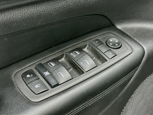 Used 2022 Jeep Grand Cherokee Laredo X AWD/4WD image 15